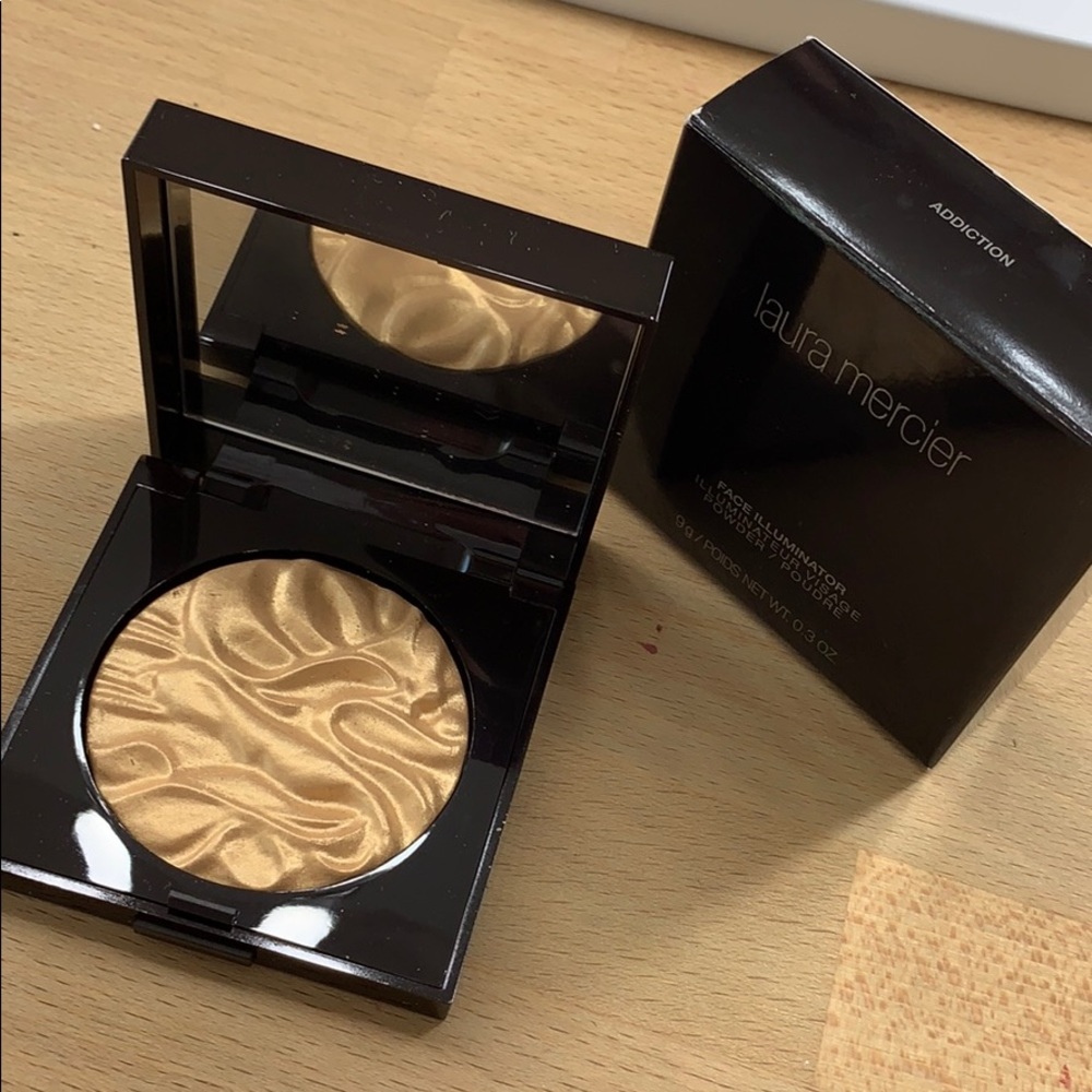 Laura mercier face illuminator